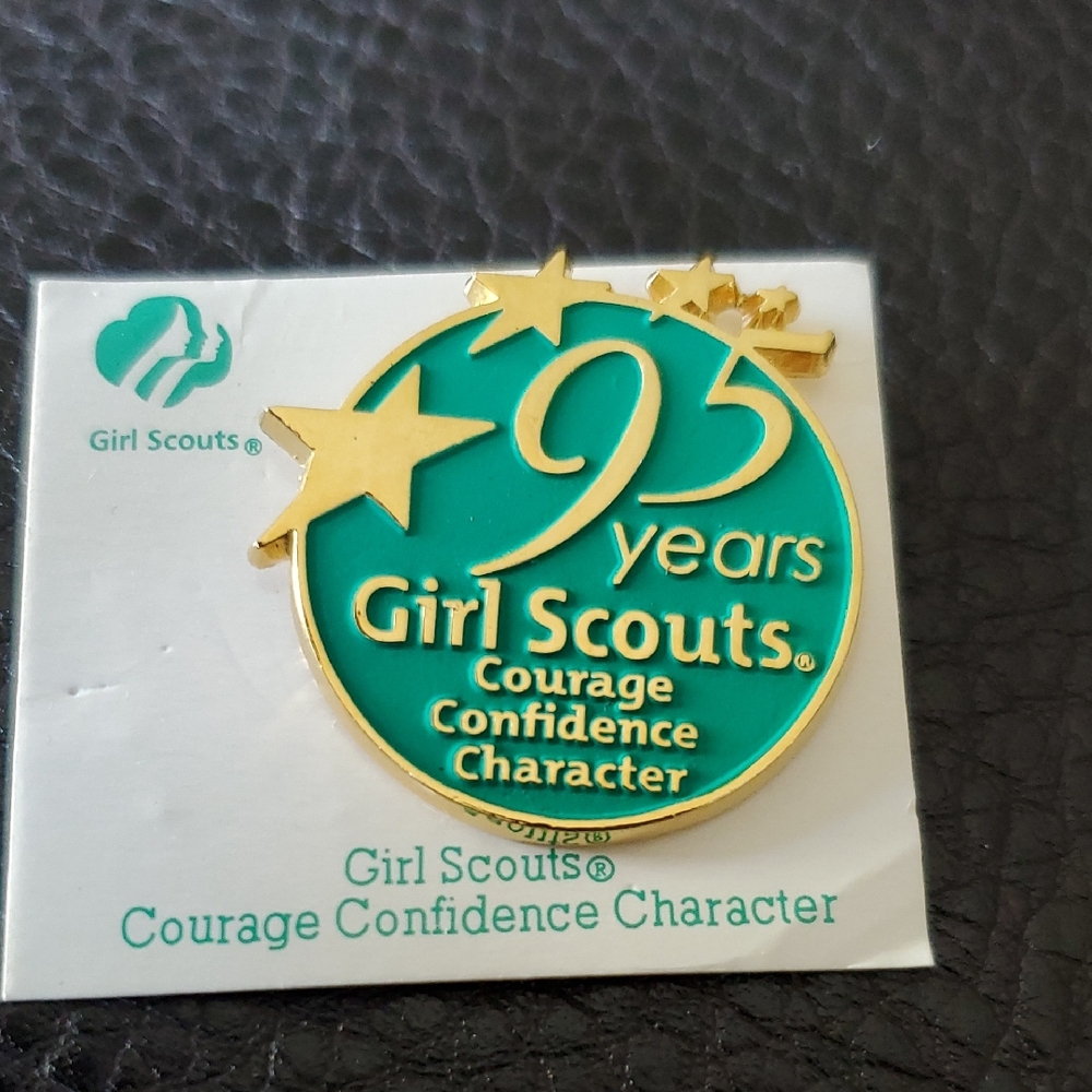 Girl Scouts 95 Years Commemorative Pin - Green/Gold Courage Confidence Character